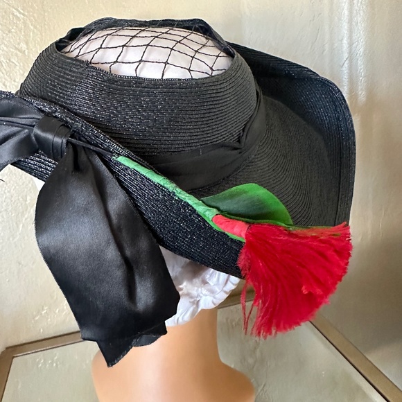SENSATIONAL 1930s\' BLACK STRAW OPEN CROWN WIDE BRIM + FEATHER \